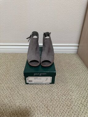 Paul Green Women's Grey Open-Toe Suede Booties (Like New) - Size 9